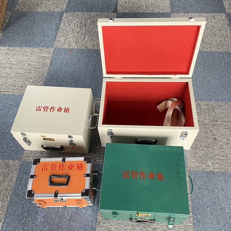 定兴爆破工程作业箱如何选择？玻璃钢与传统材质的全面对比